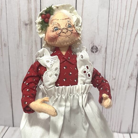 Vintage Annalee Mrs. Claus Mistletoe in Hair Christmas 10" Tall Doll - Picture 3 of 7